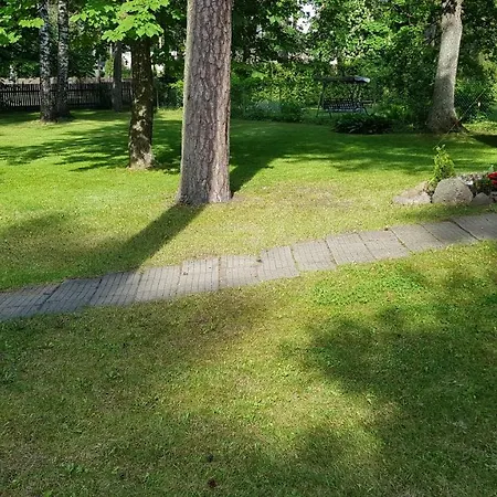 Vakantiehuis Mini-house With Garden In *
